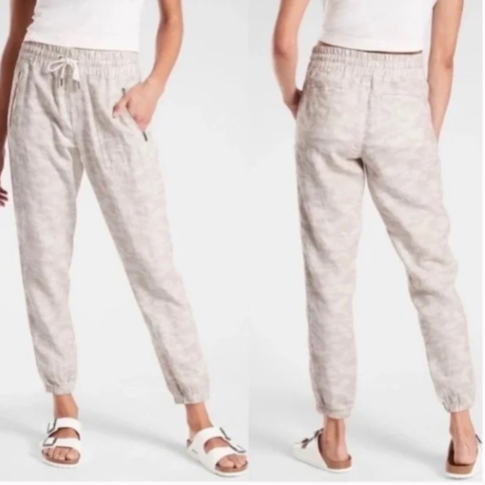 Athleta Cabo Tide Linen Jogger Pants in Neutral Camo